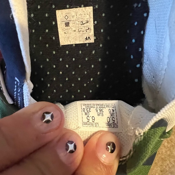 Vans - Picture 3 of 3